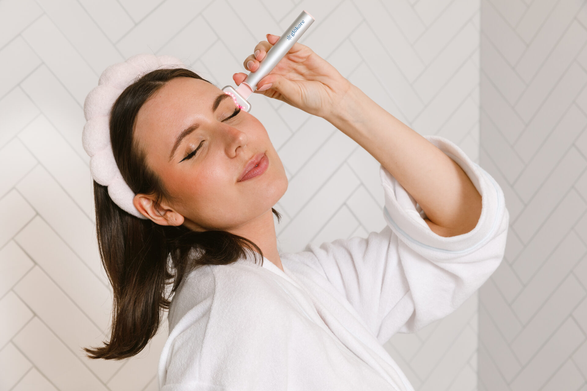 LED red light therapy wand for improving skin tone and reducing fine lines